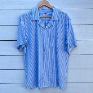 Men's seersucker camp collar shirt. Size large. LIKE NEW!